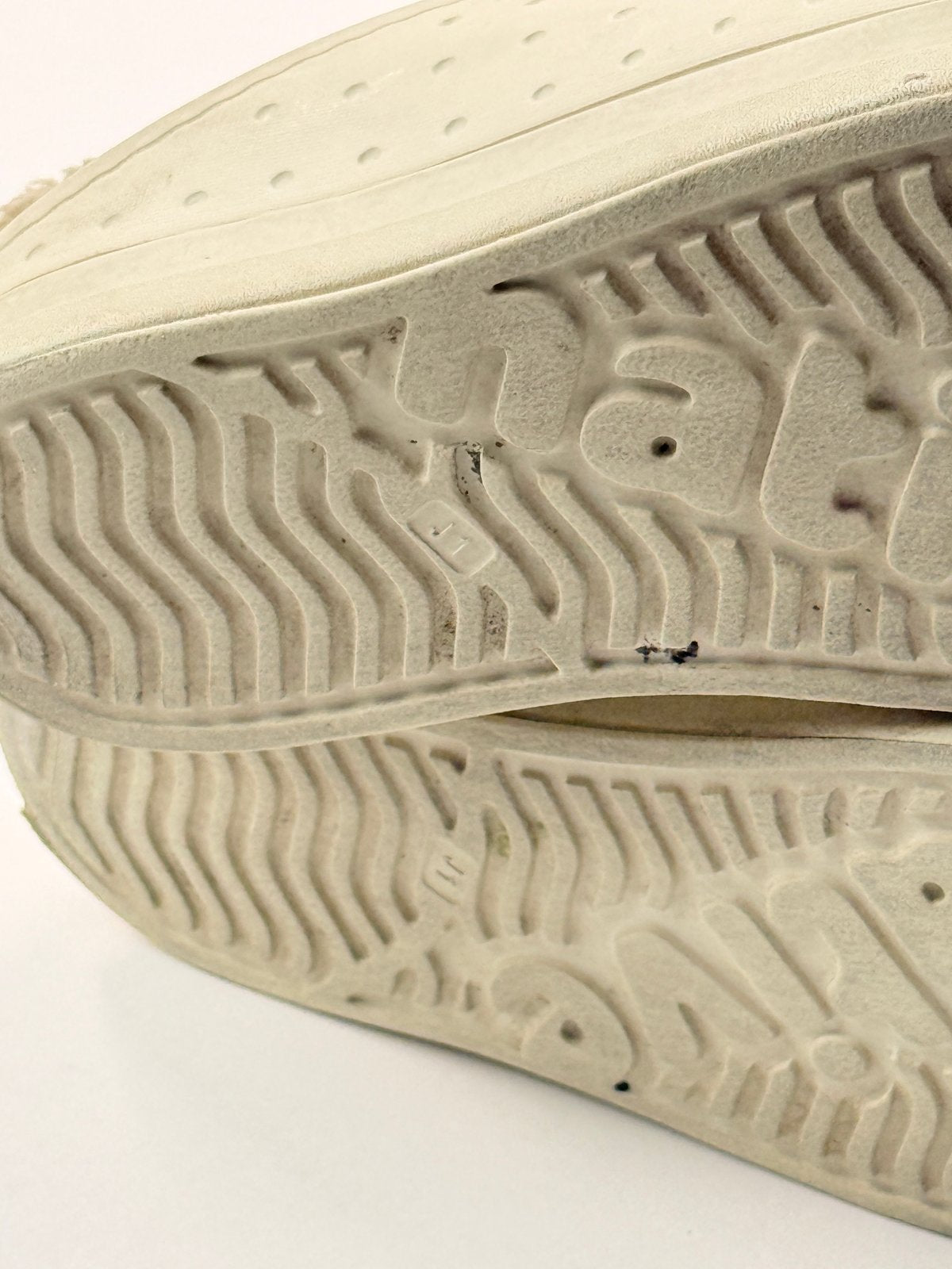 Native Jefferson Fleece-Lined Clogs Bone Size J1 US1