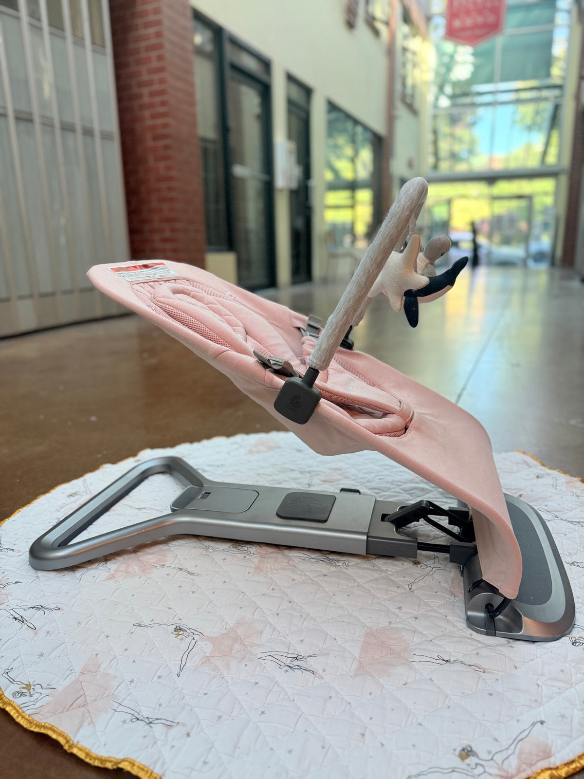 Ergobaby Evolve 3-in-1 Bouncer Blush Pink
