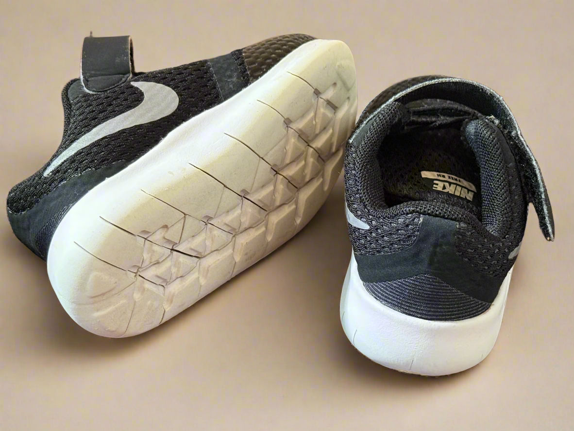 Nike Sneakers US 5c