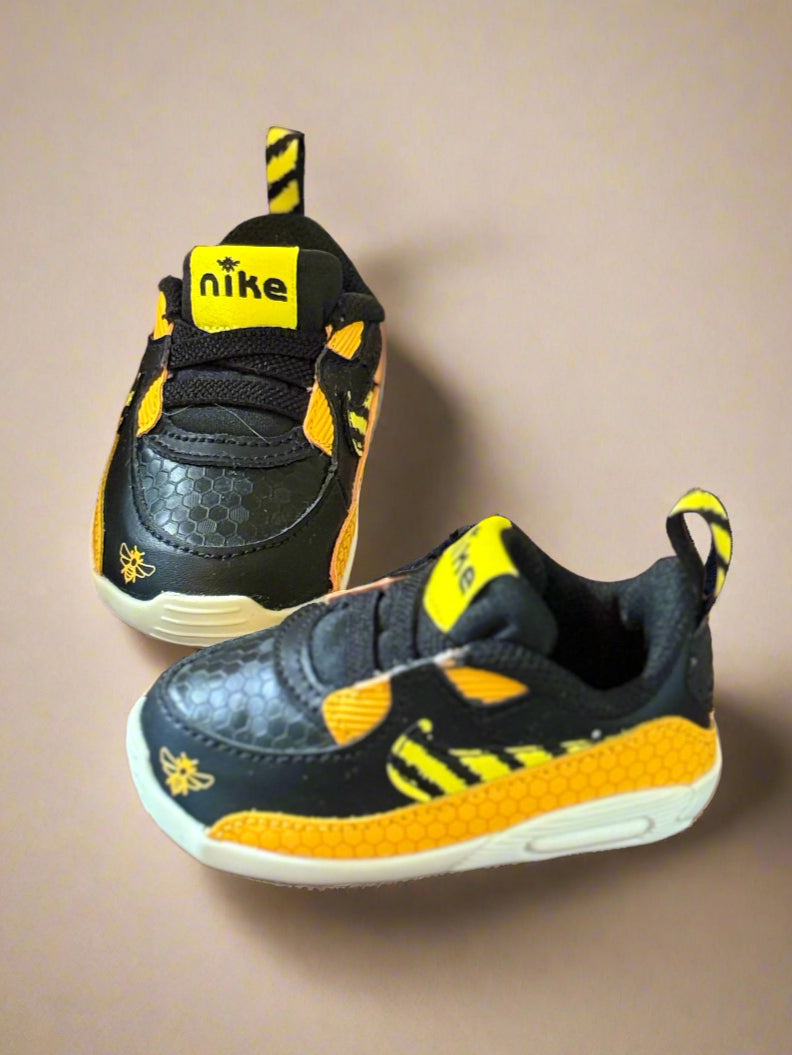 Nike Bee sneakers US 3c