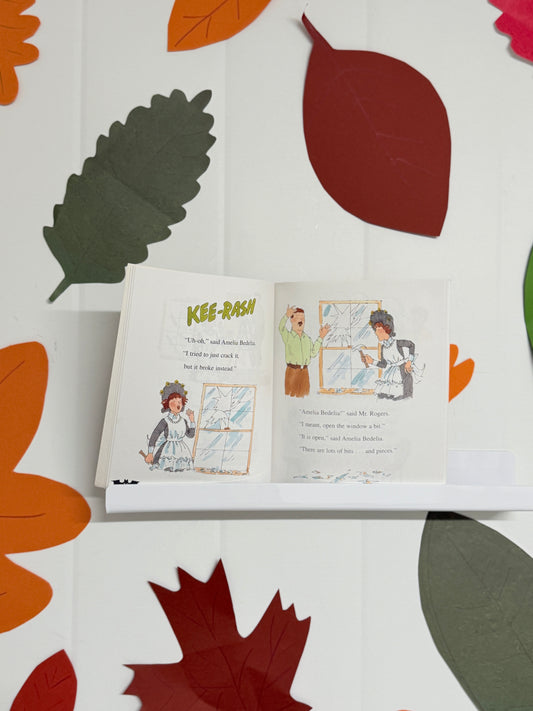 Happy Haunting- Amelia Bedelia Book