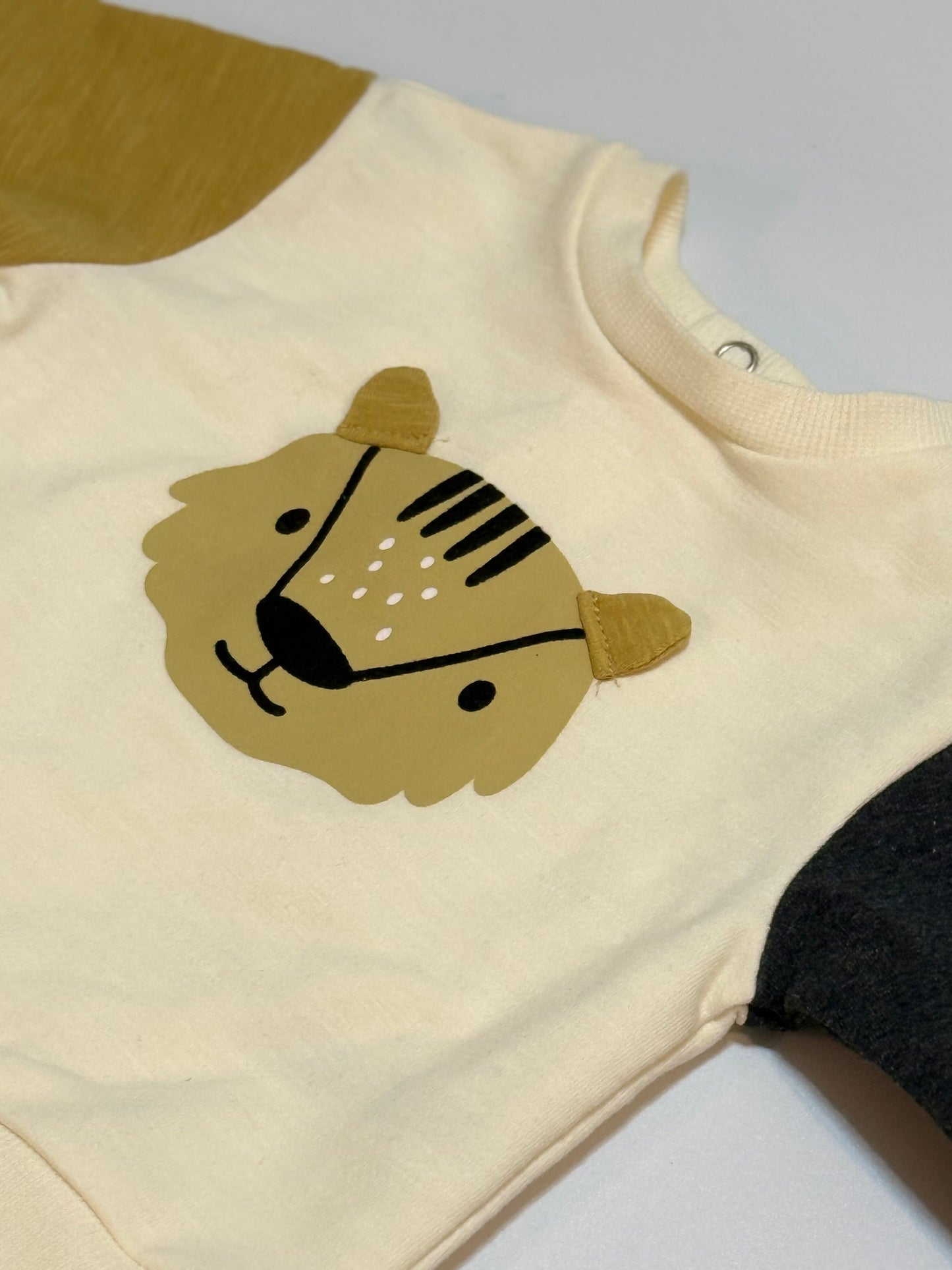 2 pc focus 3m tiger sweater