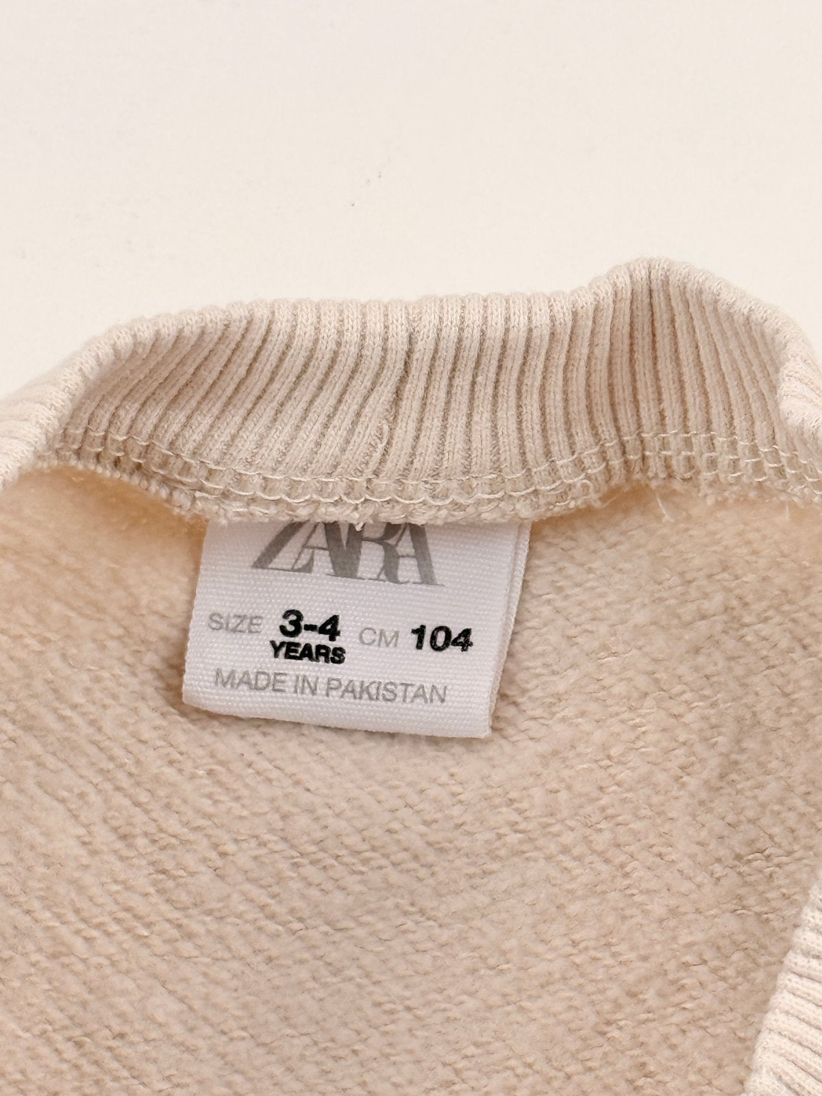 Zara Cream Sweatshirt Size 3-4Y
