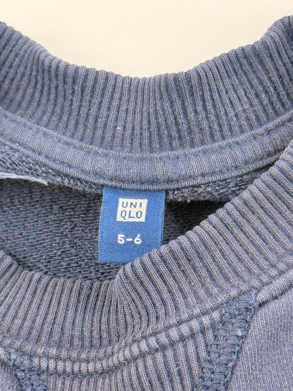 Uniqlo Navy Crewneck Sweatshirt Size 5-6