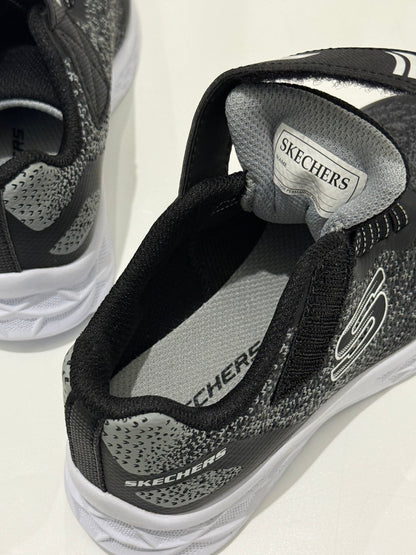 New- Skechers Kids Knit Sneakers Size 11