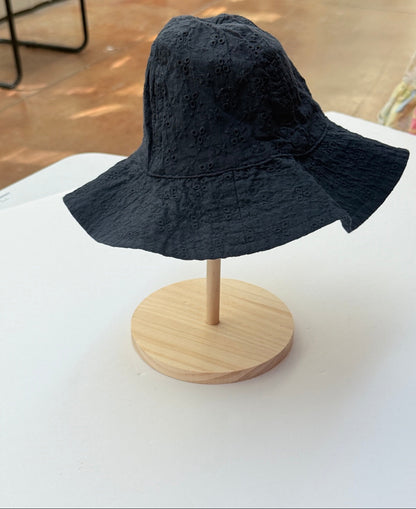 Baby Gap Black Eyelet Bucket Hat XS / S