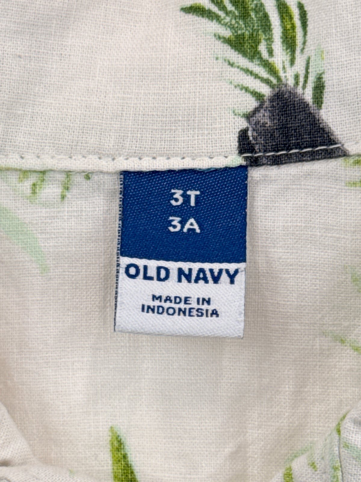 Old Navy Toucan Print Button-Up Shirt 3T
