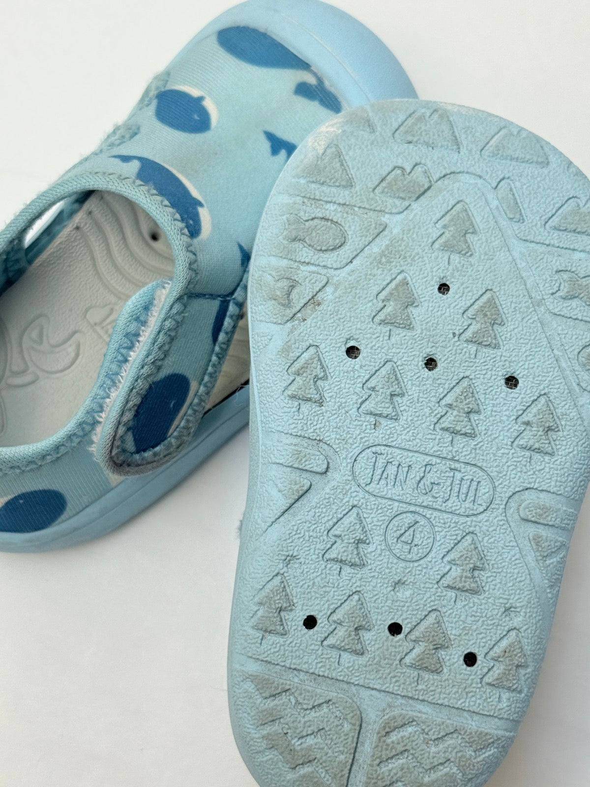 Jan & Jul Whale Print Aqua Shoes Size 4