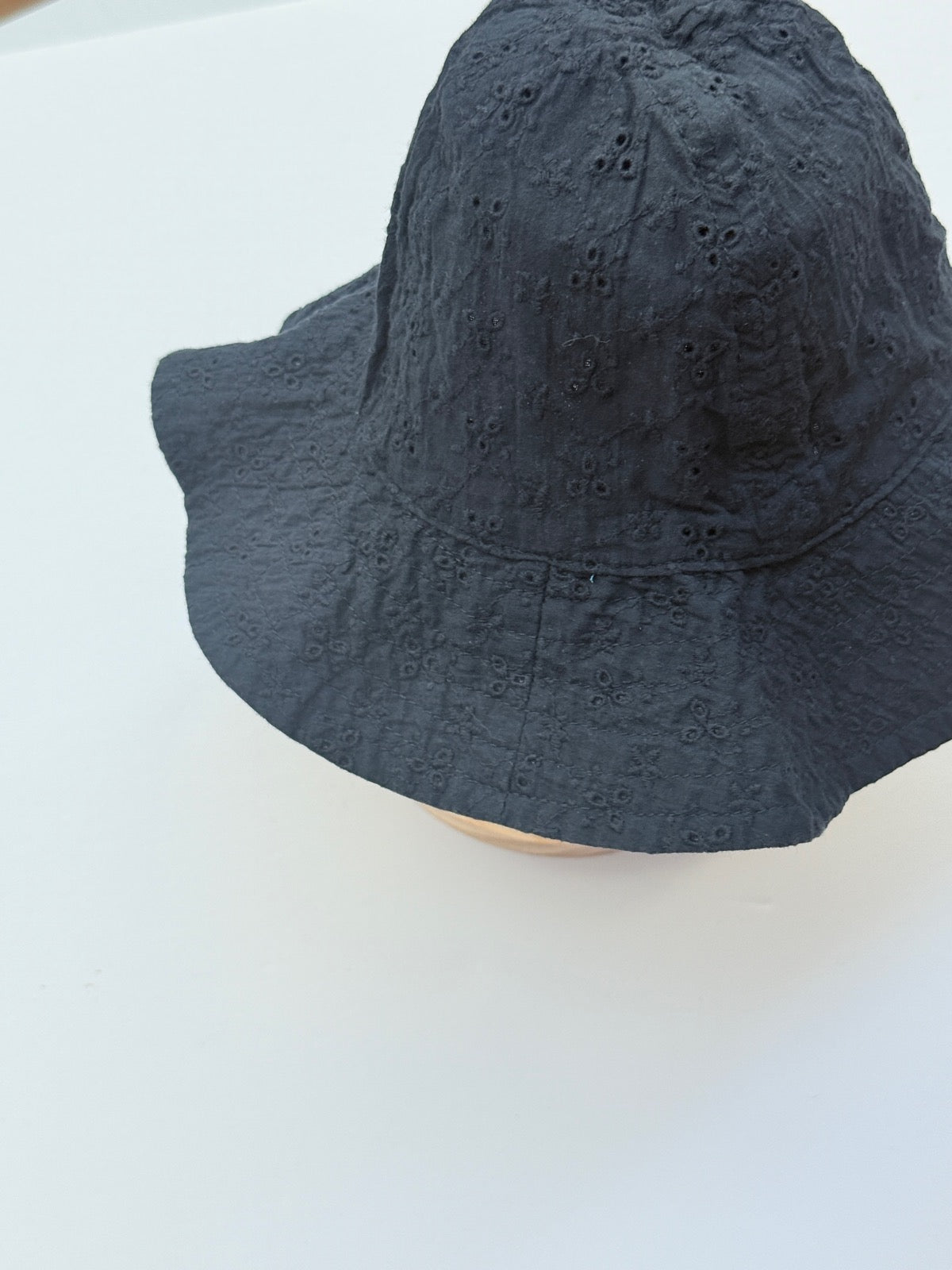 Baby Gap Black Eyelet Bucket Hat XS / S