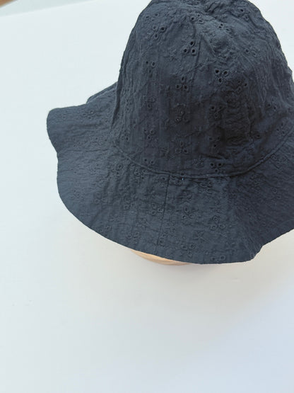 Baby Gap Black Eyelet Bucket Hat XS / S