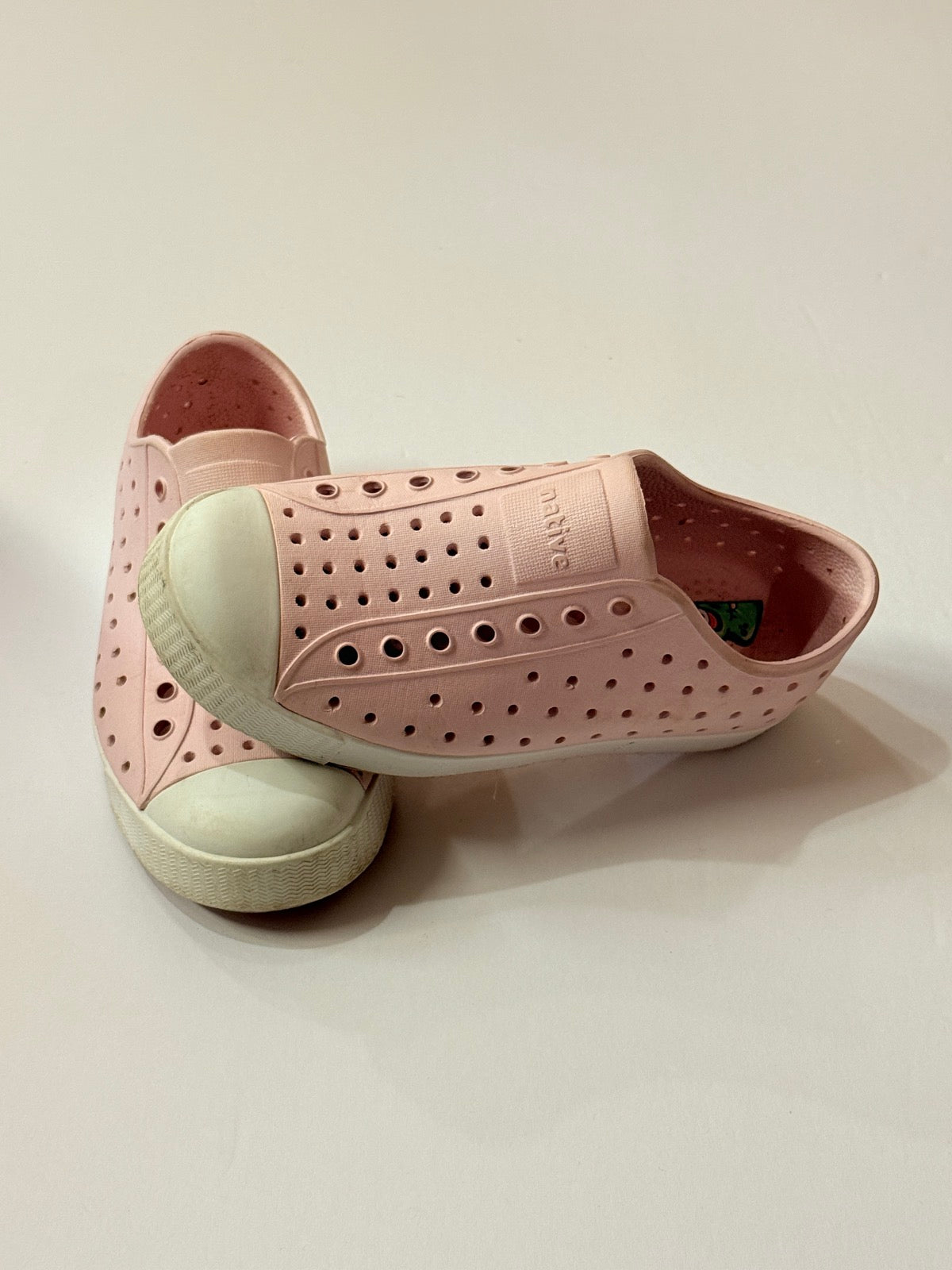 Native Jefferson Pink Slip-On Sneakers C13