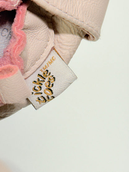 Chaussons bébé en cuir rose Tickle Toes 0-6M