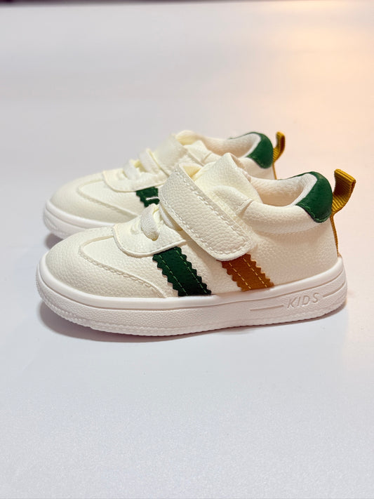 Shein Sneakers 15/16= 5/6