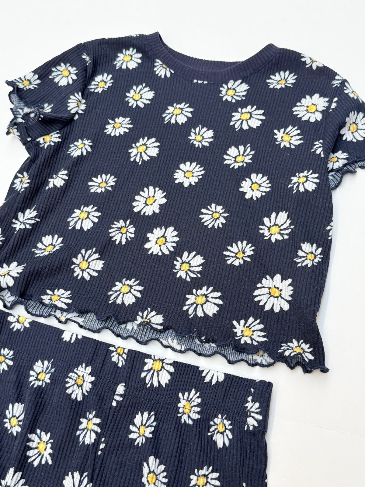Old Navy Daisy Print Top Shorts Set 5