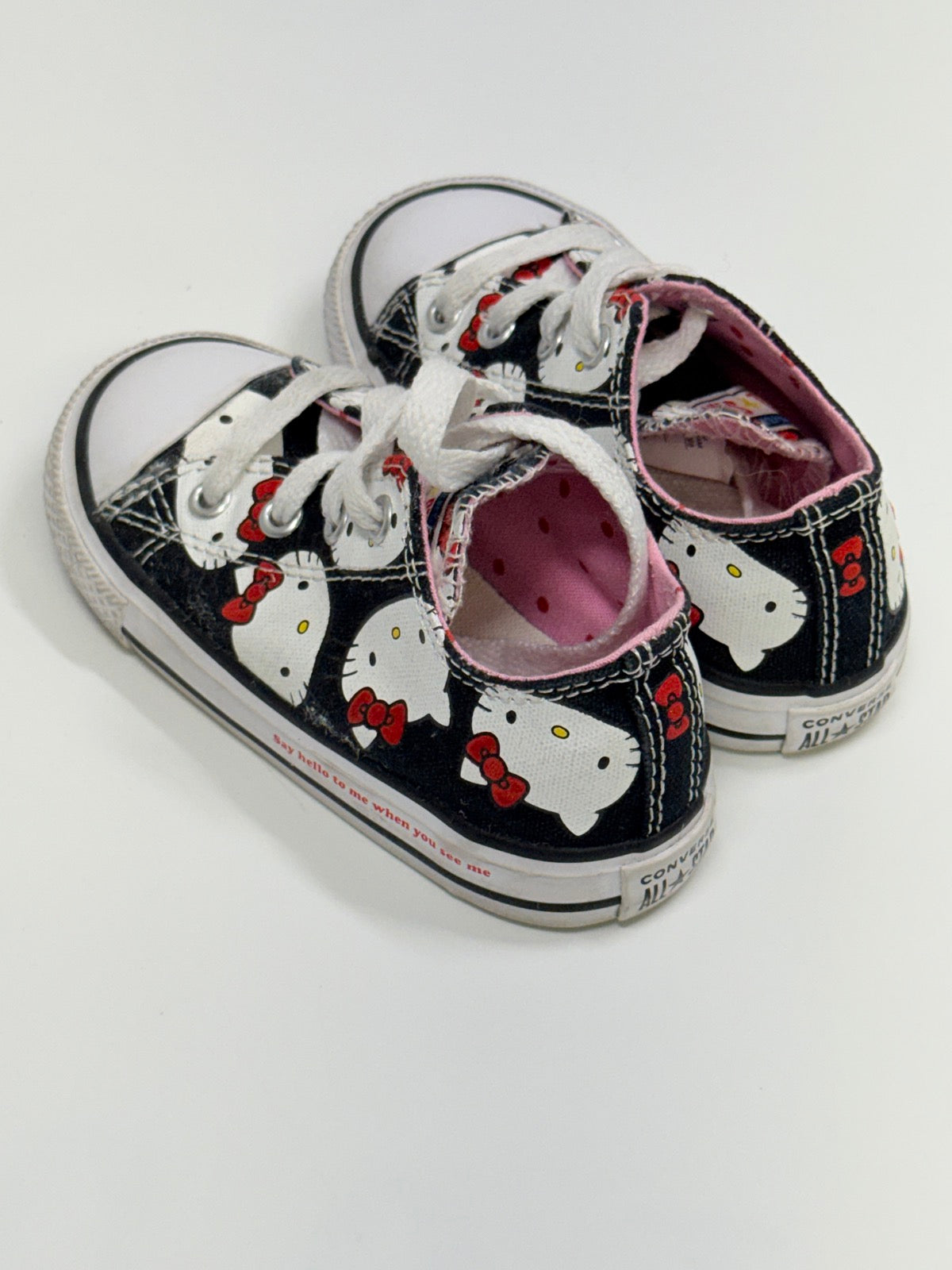 Hello Kitty Converse Chuck Taylor Low Top Size 7