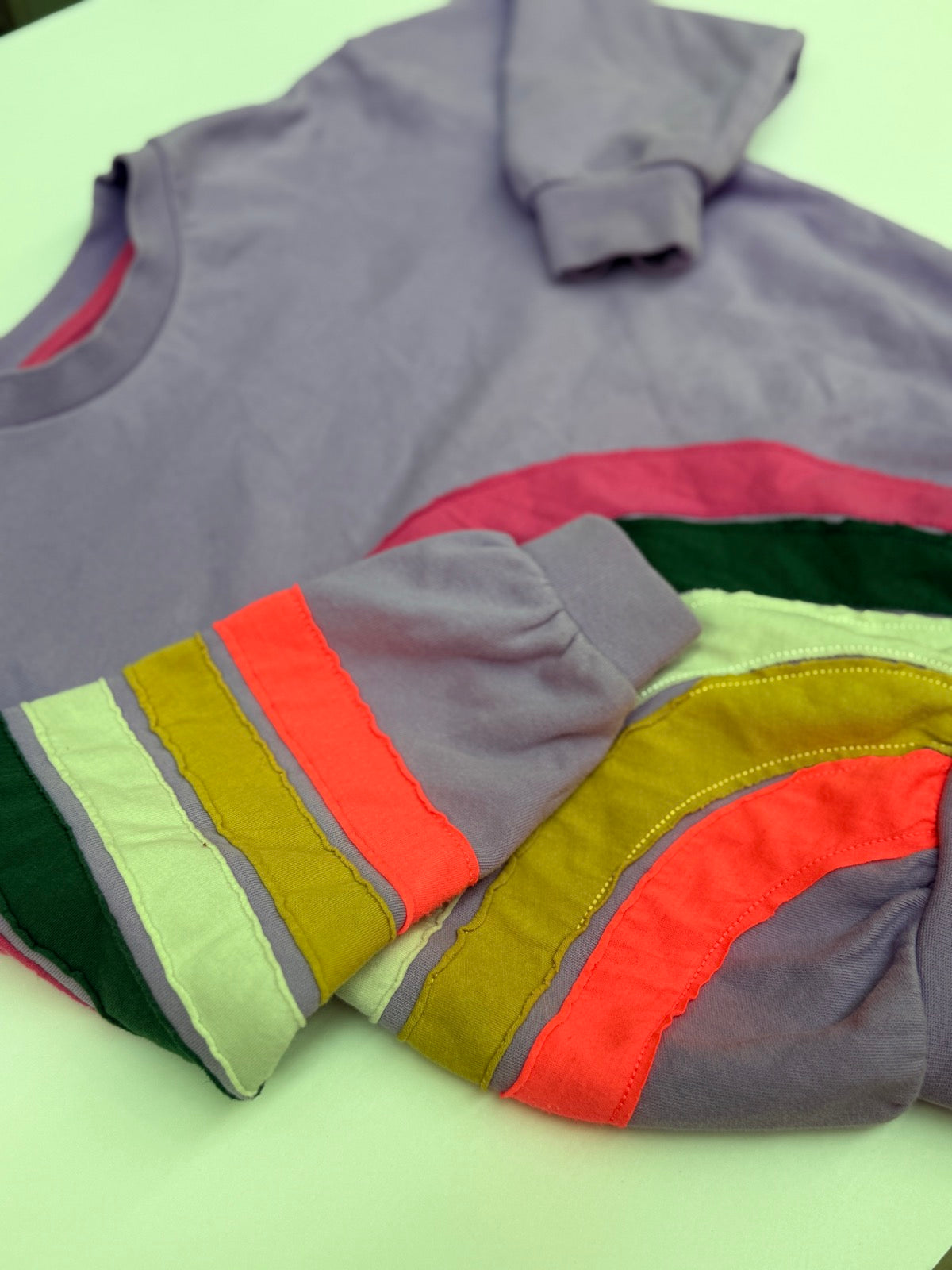 Boden Rainbow Sweatshirt 5-6Y