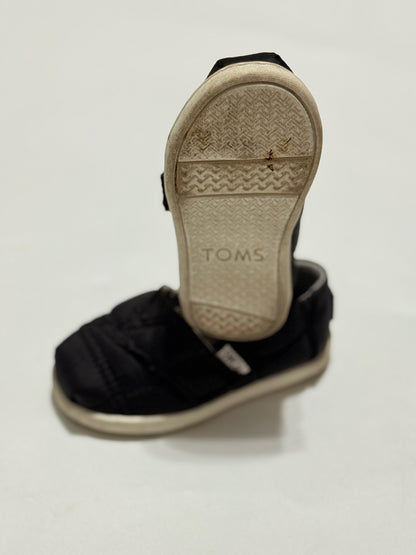 TOMS Black Quilted Slip-On Shoes Size 5