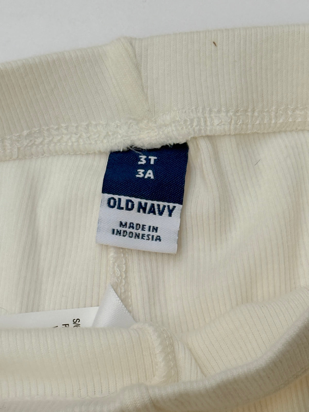 Old Navy Cream Ribbed Biker Shorts 3T