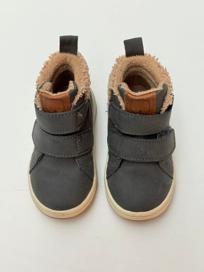 H&M Grey Faux Fur Lined Boots Size 4-5