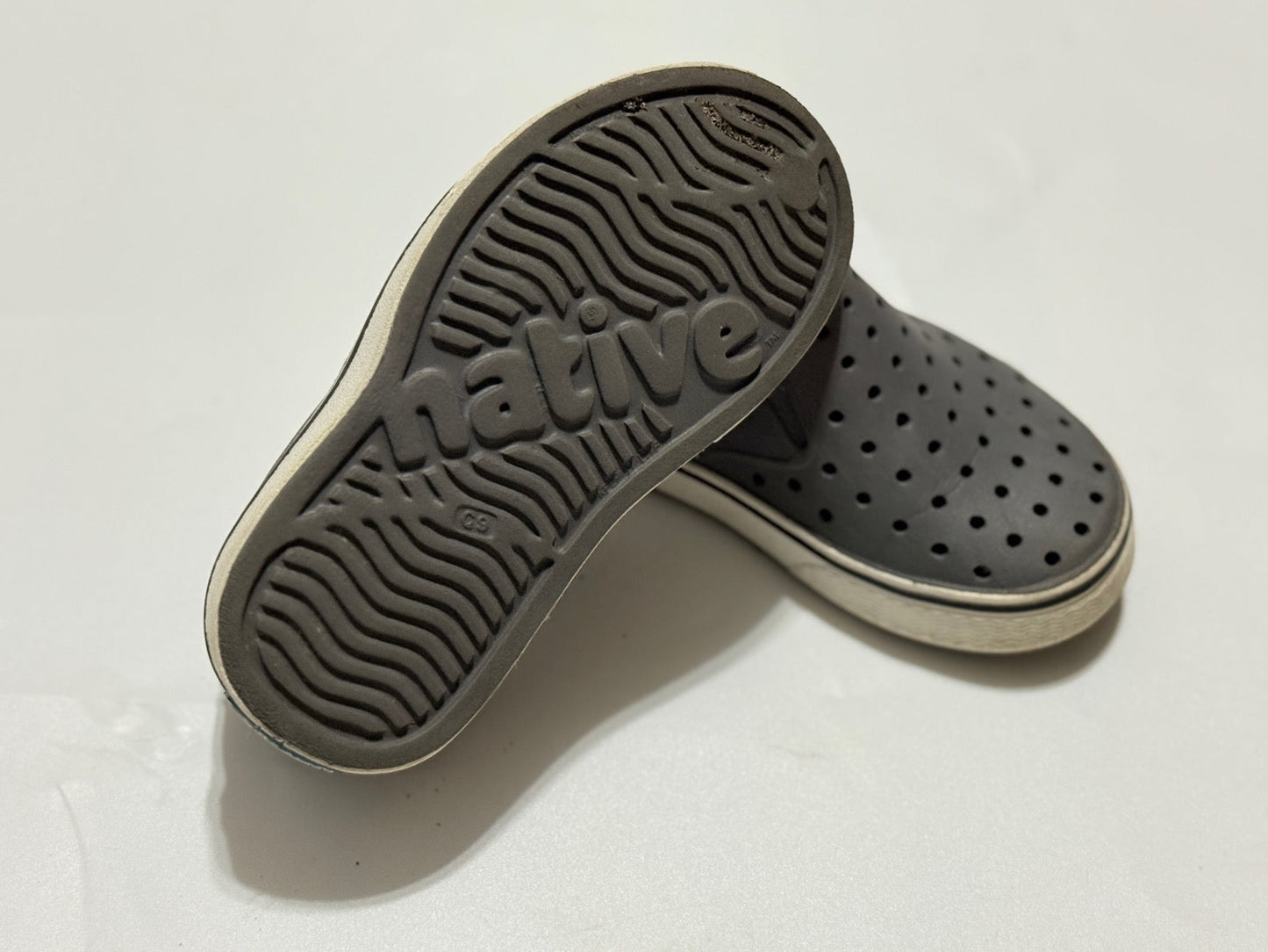 Native Jefferson Gray Slip-On Shoes C9
