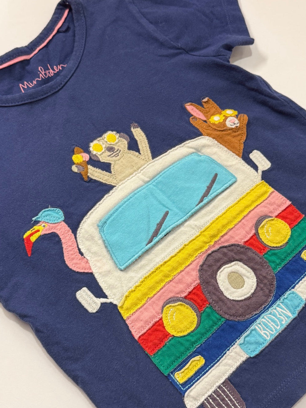 Mini Boden Colorful Bus Appliqué T-Shirt 4-5Y