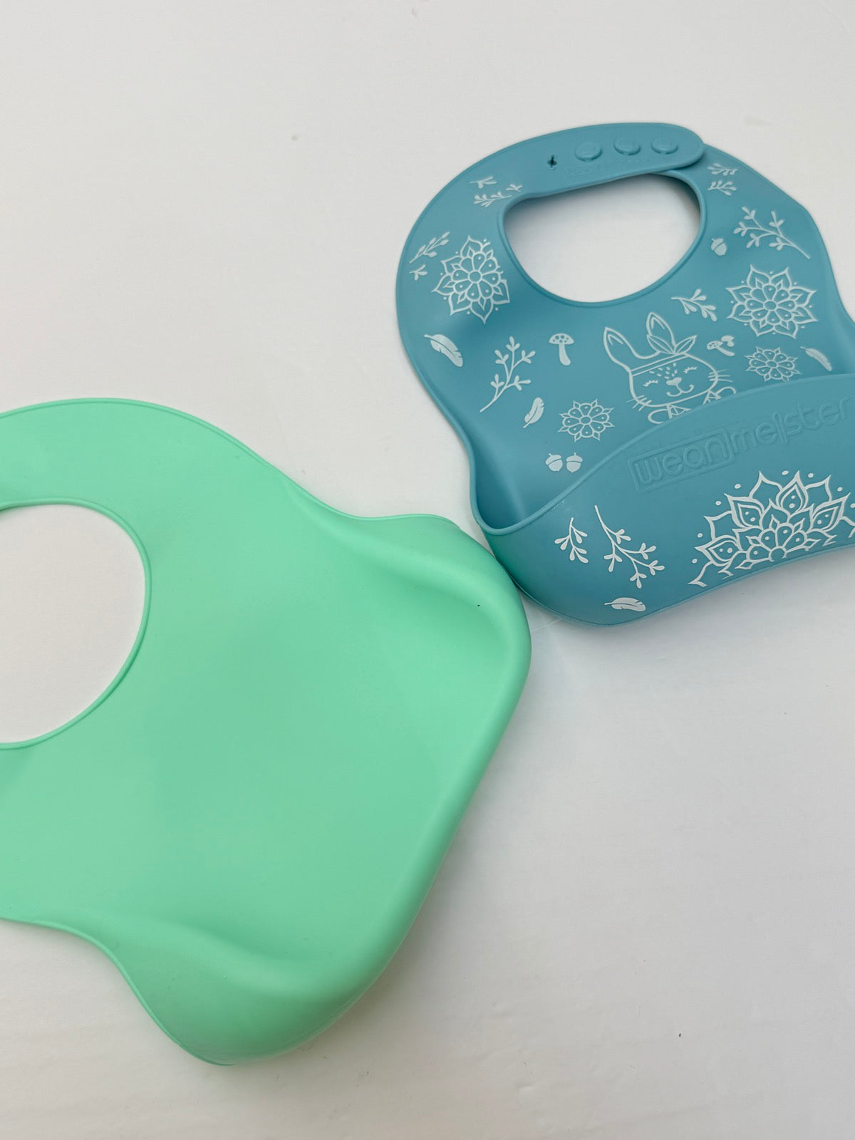 Wean Meister Silicone Catch Bibs Set of 2