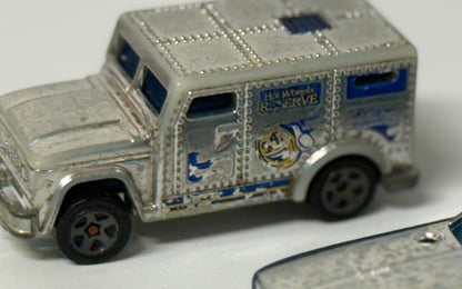 Lot de 2 Hot Wheels argentées