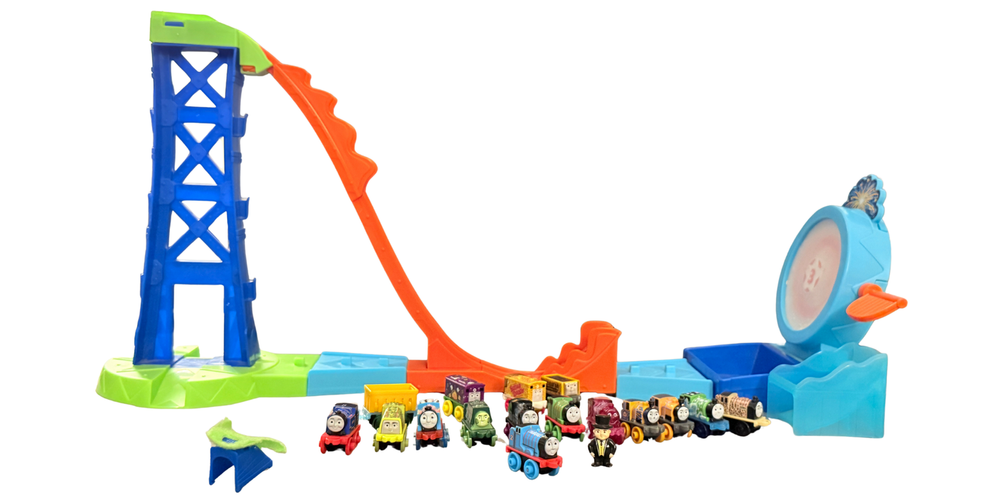 Thomas & Friends Minis Target Blast Stunt Set with lot of 17 Trains pc