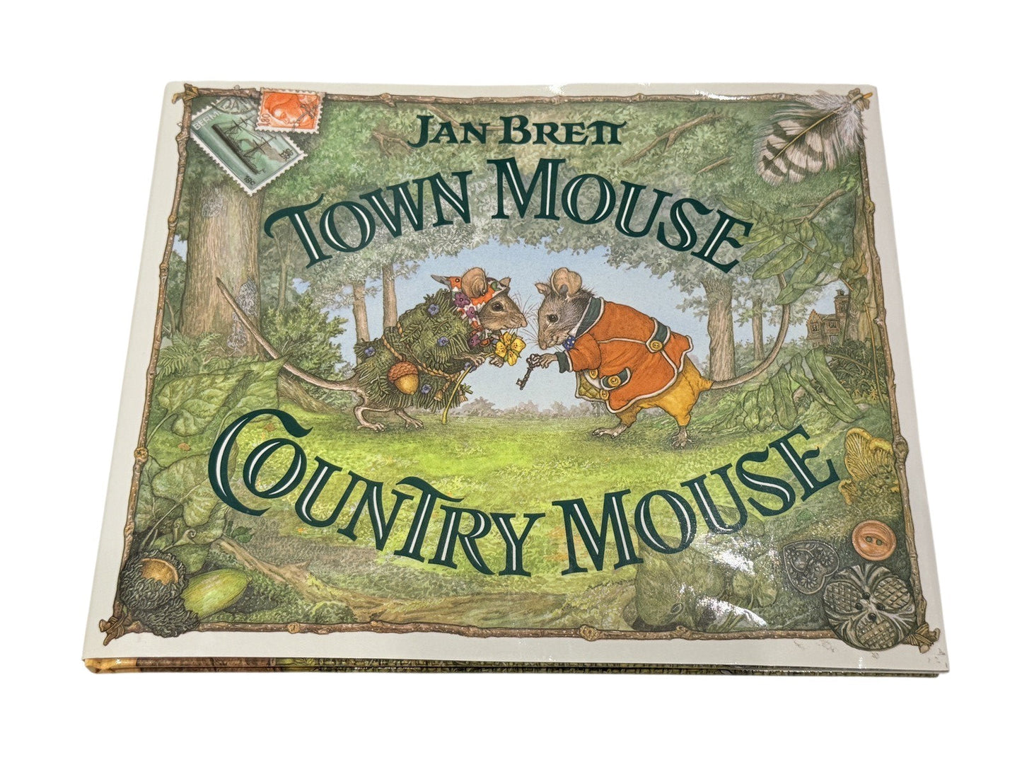 Jan Brett Town Mouse Country Mouse