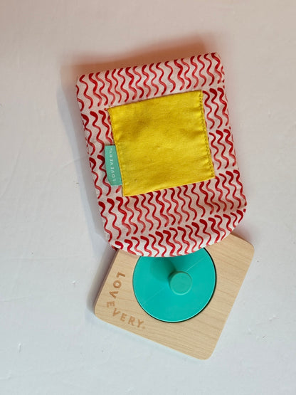 Lovevery Wooden Circle Puzzle Photo Frame Toy