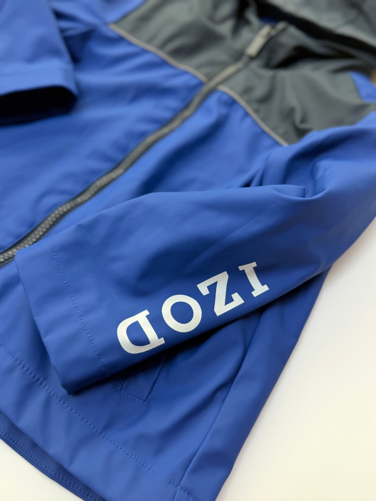 IZOD Blue Two-Tone Hooded Rain Jacket Size 3