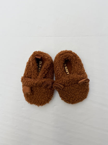 Old Navy Sherpa Crib Booties 0-3M