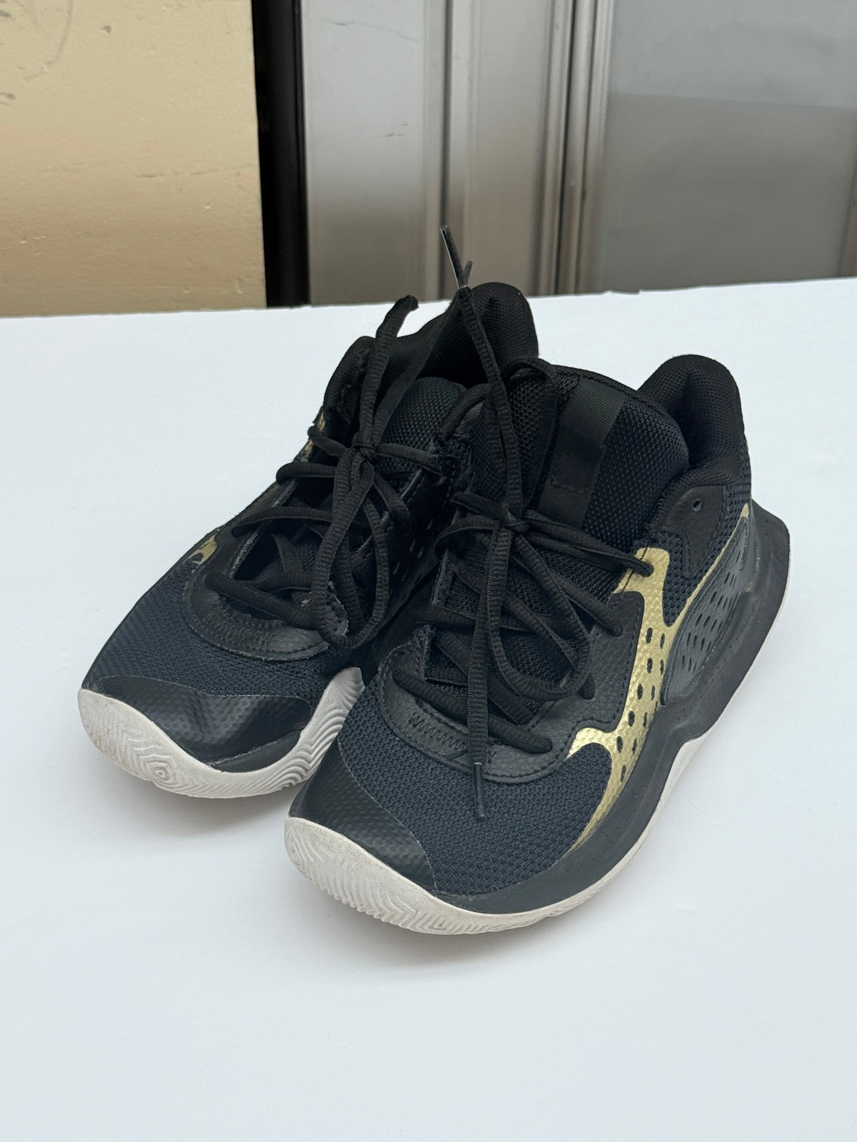 Under Armour Jet '23 Black Gold Sneakers 3.5Y
