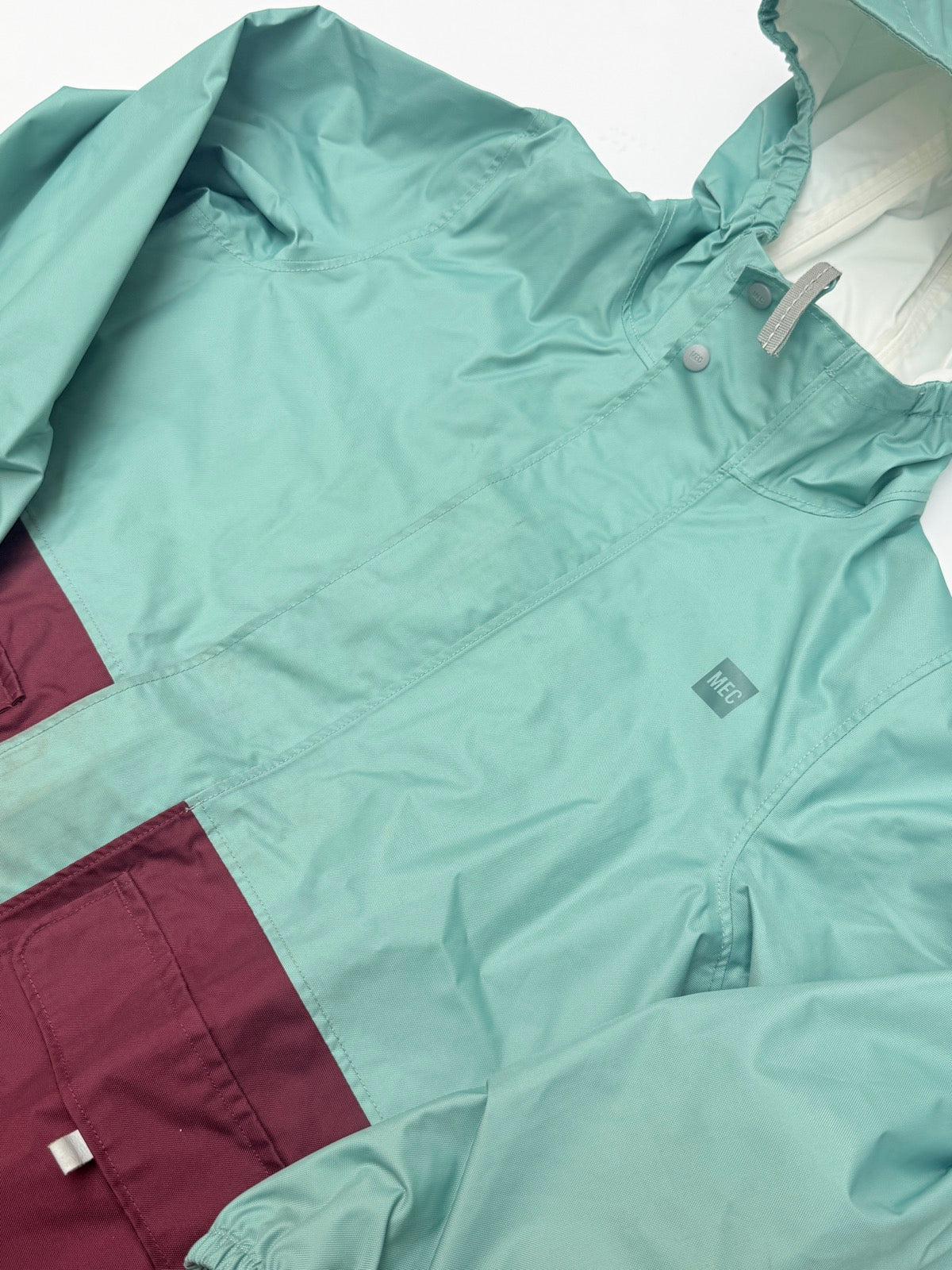 MEC Colorblock Rain Jacket Kids Size 7
