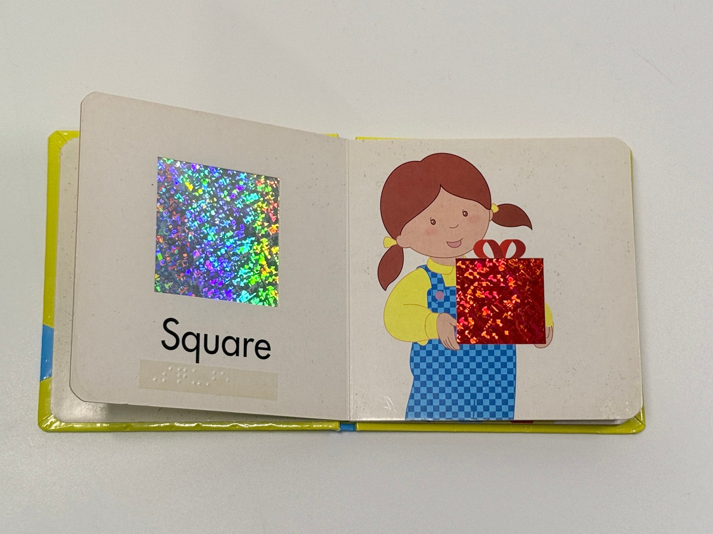 Livre cartonné Brail Razzle Dazzle Shapes par Chuck Murphy