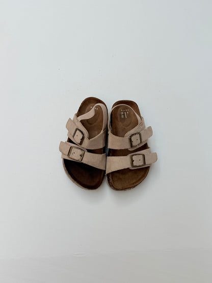Baby Gap Tan Suede Buckle Sandals Toddler Size 5/6