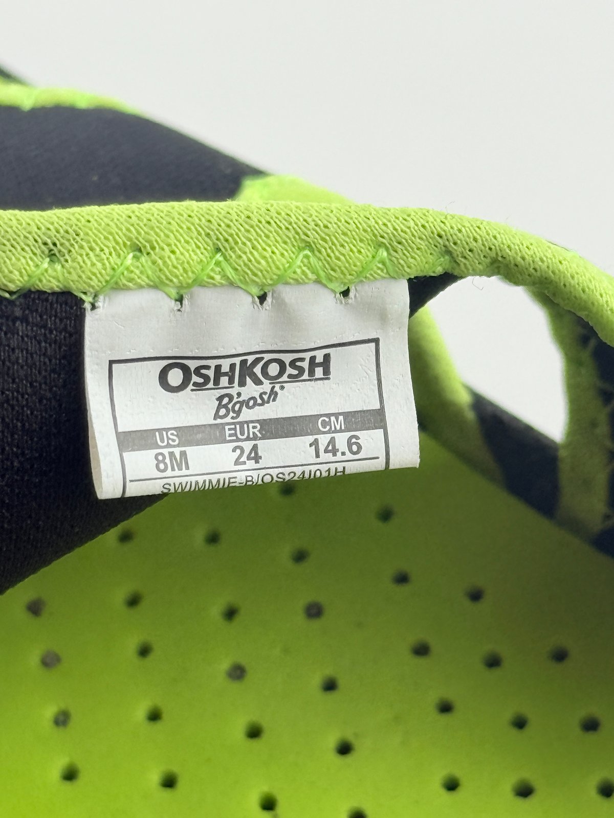 OshKosh B'gosh Black Lime Water Shoes Size 8