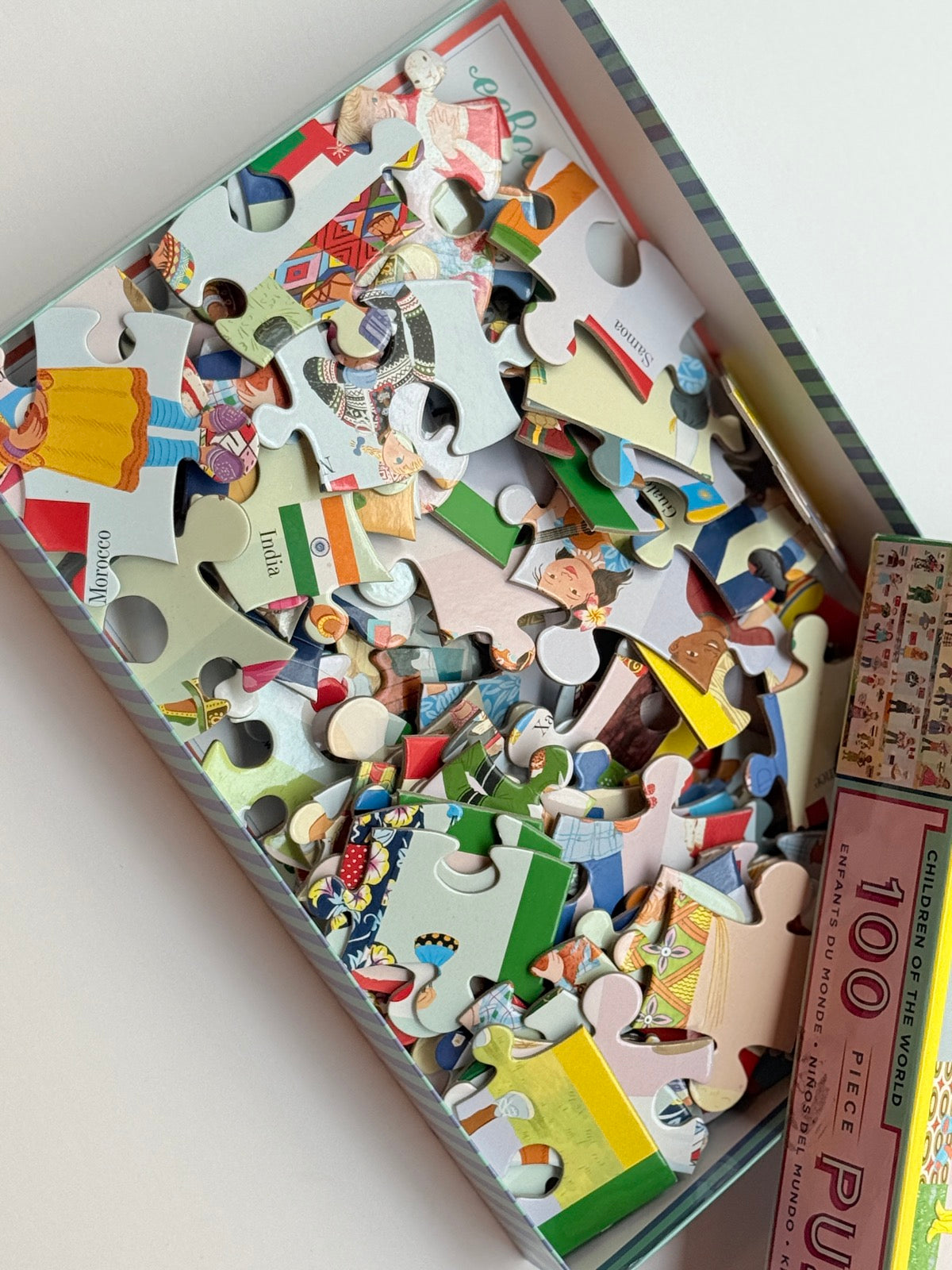 eeBoo Children of the World A to Z 100 Puzzle