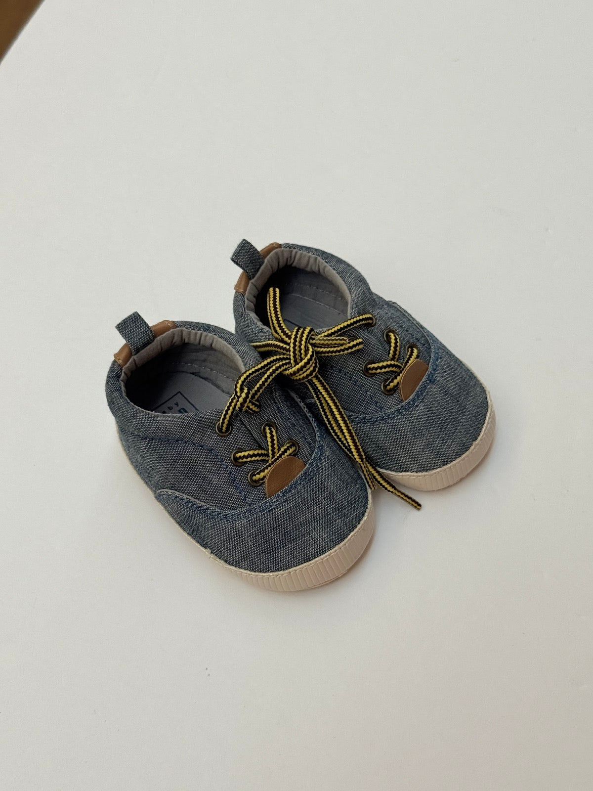 Baby Gap Chambray Sneaker Crib Shoe 6-12m