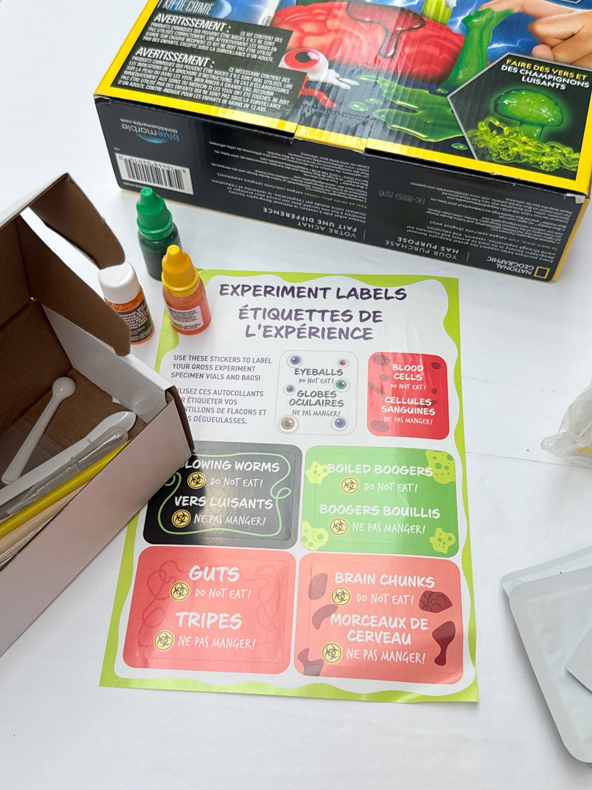 New - National Geographic Completely Gross Chemistry Set