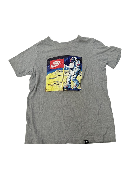Nike The Nike Tee Astronaut Graphic T-Shirt 10-12Y