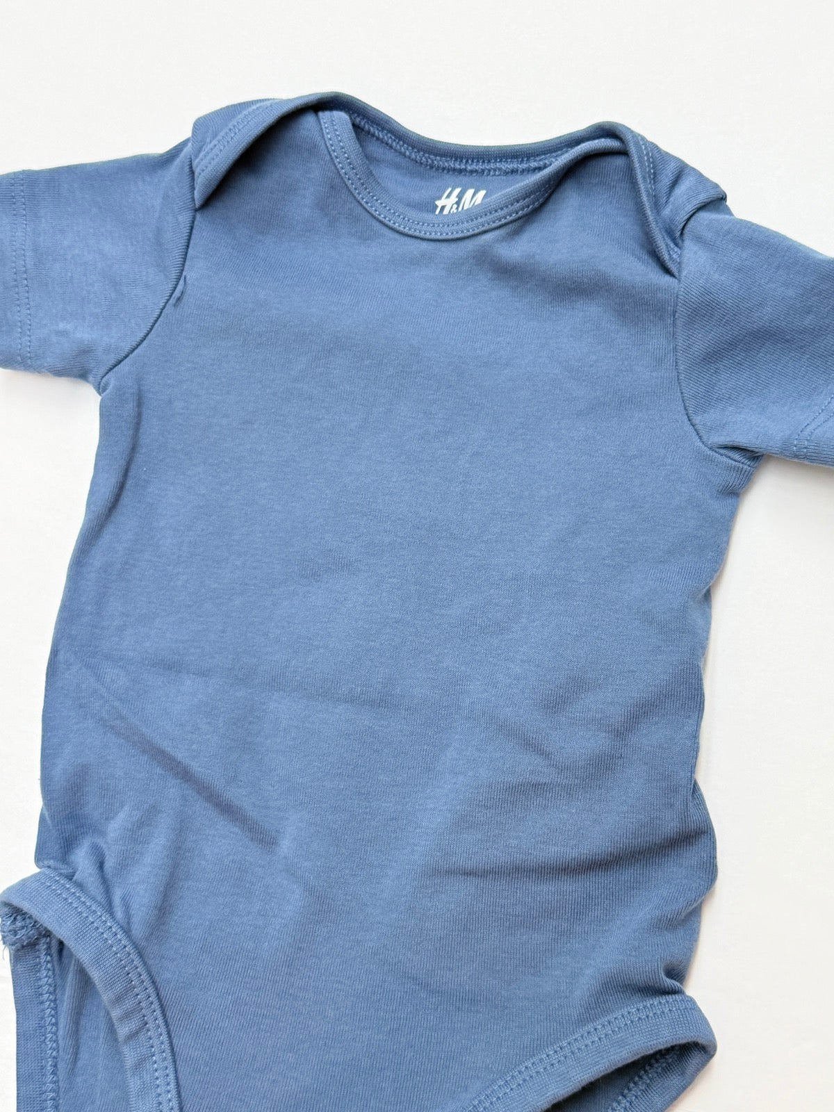 H&M Organic Cotton Bodysuit Size 4-6M