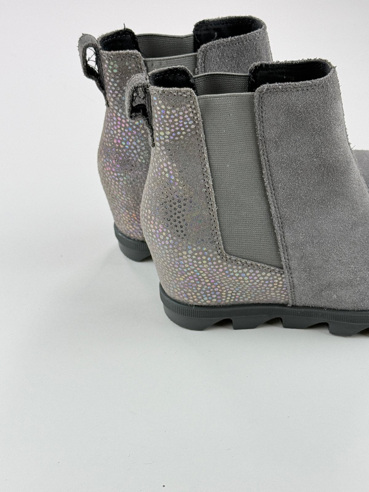 Sorel Joan of Arctic Wedge Gray Chelsea Boots Size 1