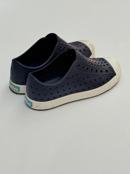 Native Jefferson Navy Slip-On Sneakers Size 3