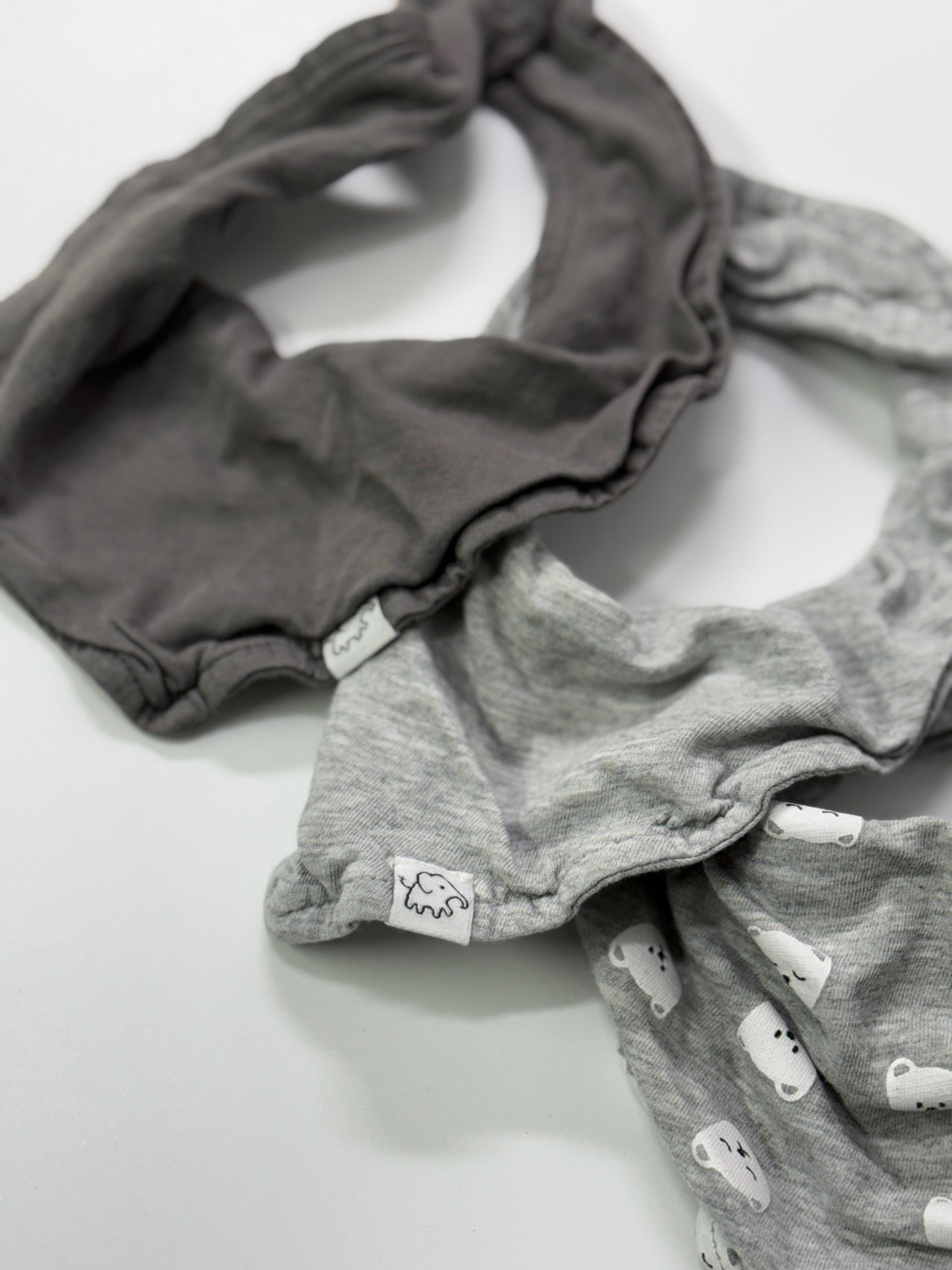 Luno Gray Bear Bib Set One Size