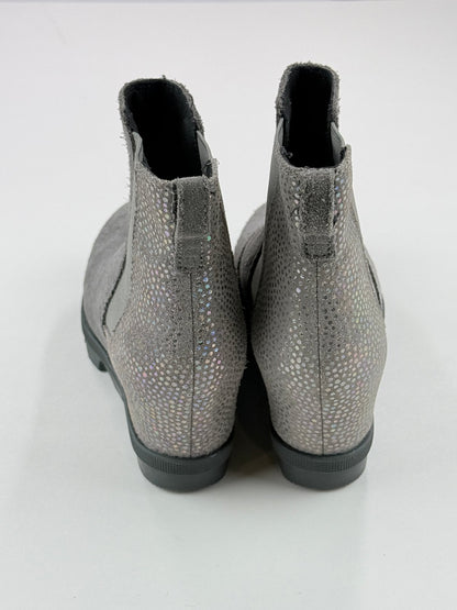 Sorel Joan of Arctic Wedge Gray Chelsea Boots Size 1