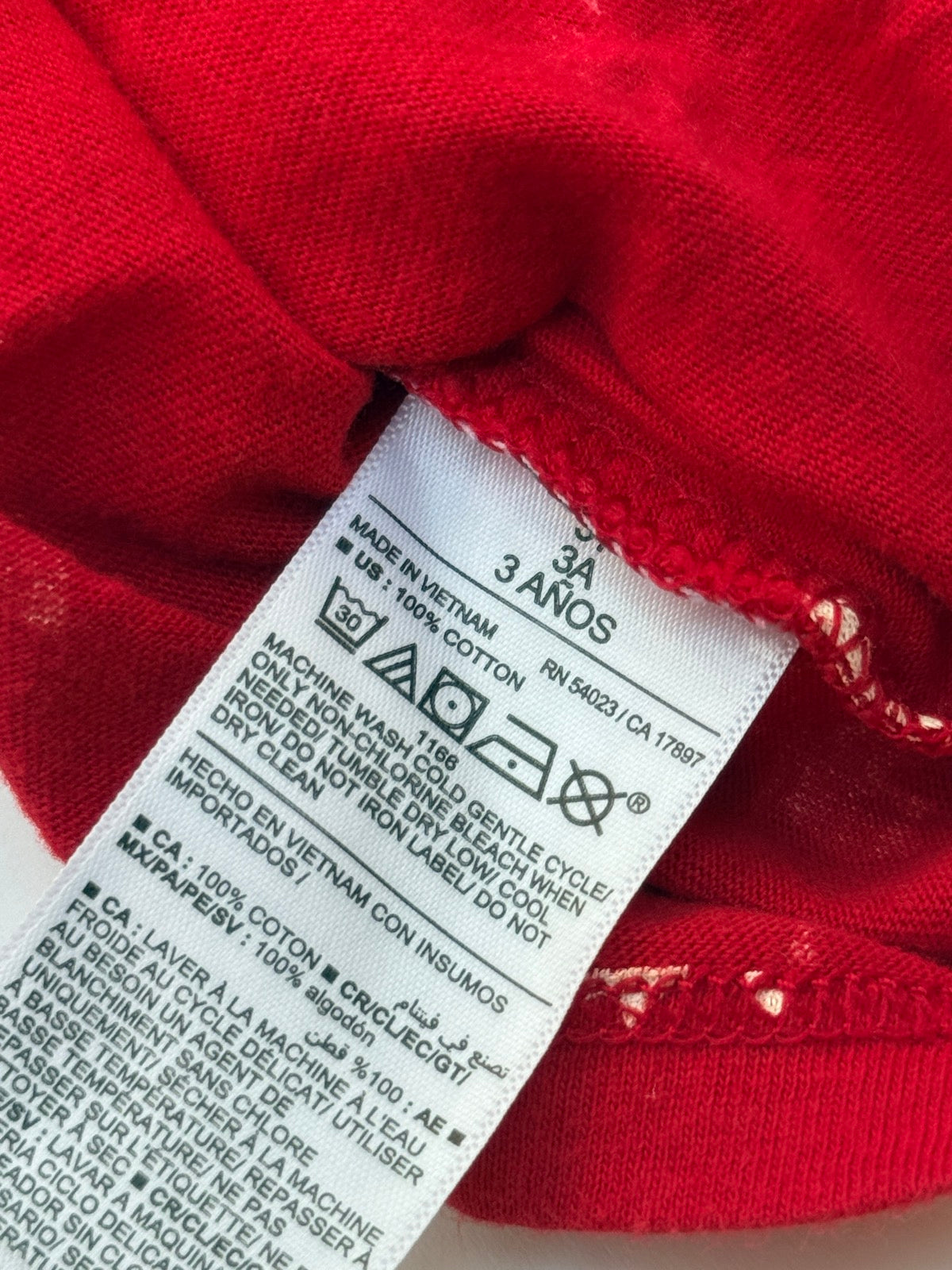 Old Navy Maple Leaf Red T-Shirt 3T