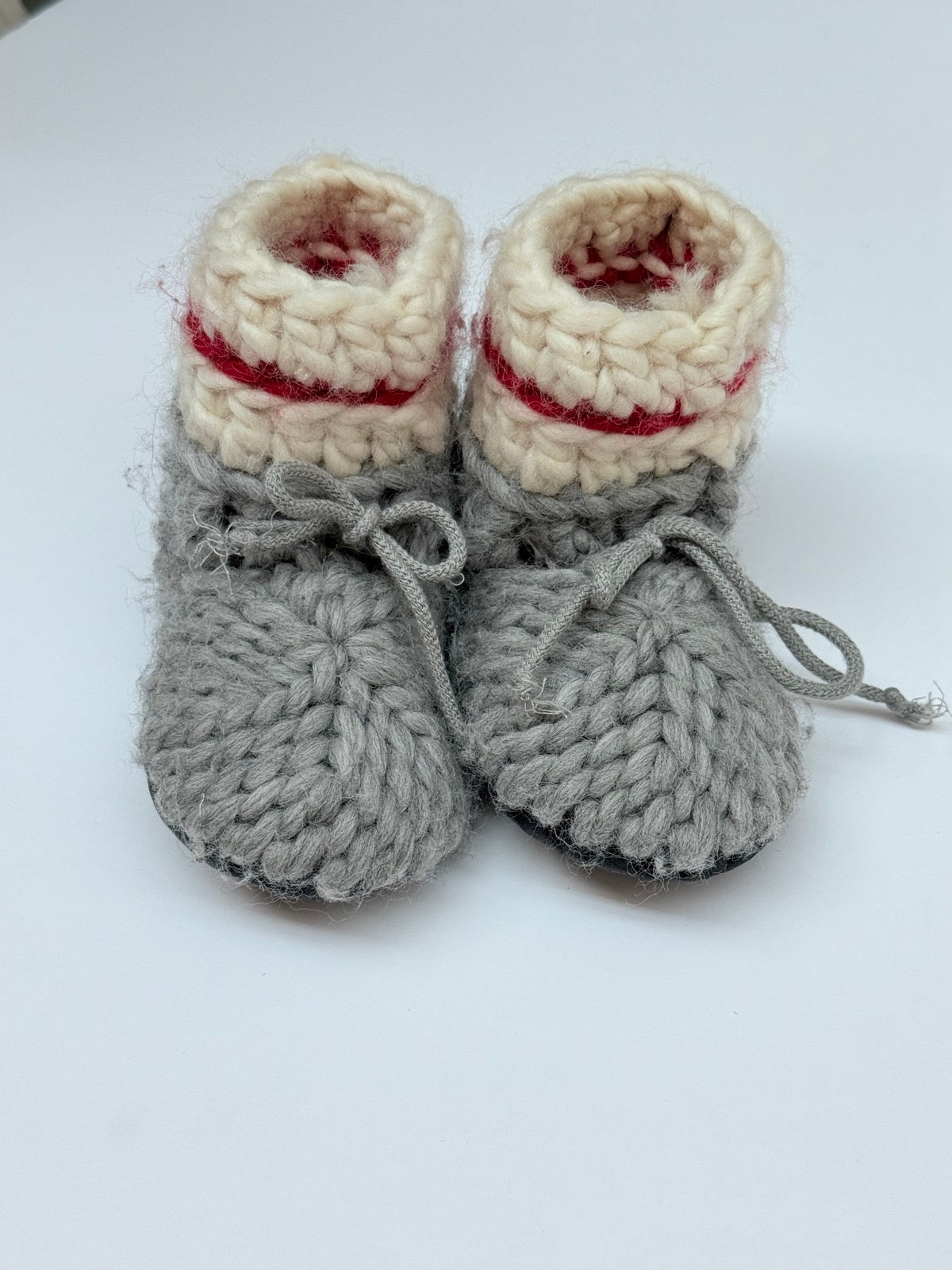 Muffle-Up! Gray Knit Baby Booties 6-12M