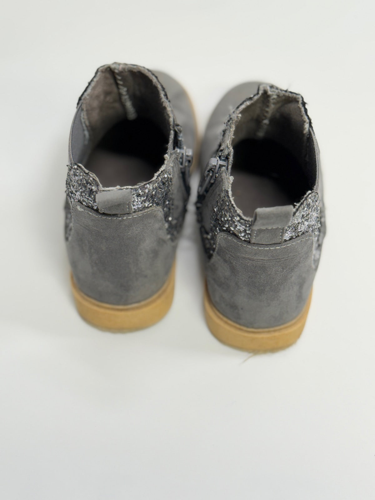 Unknown Gray Glitter Chelsea Boots Size 10M
