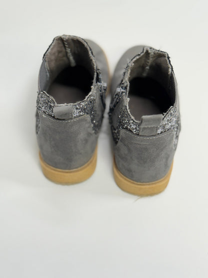 Unknown Gray Glitter Chelsea Boots Size 10M